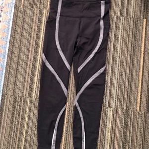 Black and Grey Lululemon Wunder Under Leggings